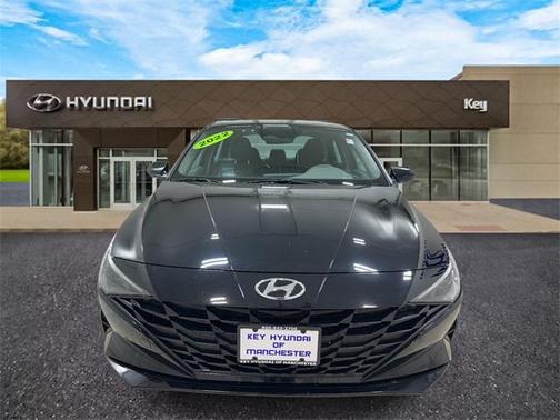 2022 Hyundai ELANTRA SE