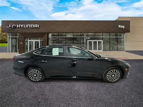 2023 Hyundai SONATA Hybrid Limited