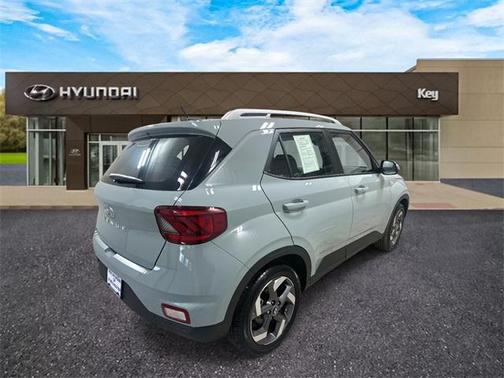 2025 Hyundai VENUE SEL
