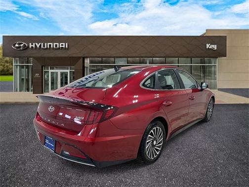 2023 Hyundai SONATA Hybrid SE