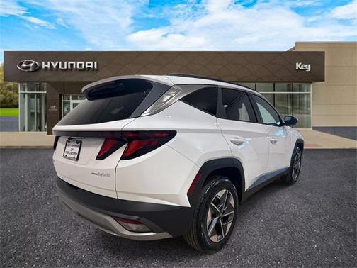 2026 Hyundai TUCSON Hybrid SEL