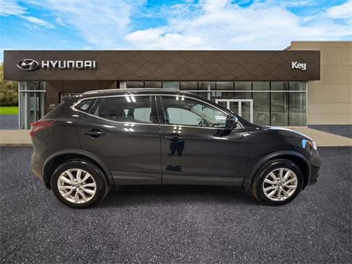 2022 Nissan Rogue Sport SV