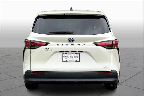 2021 Toyota Sienna XLE