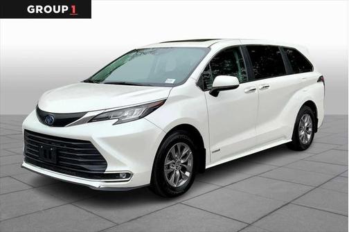 2021 Toyota Sienna XLE