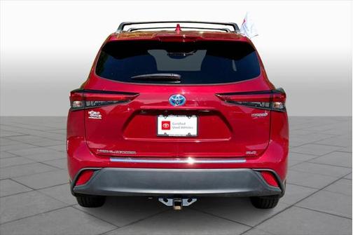 2022 Toyota Highlander Hybrid XLE