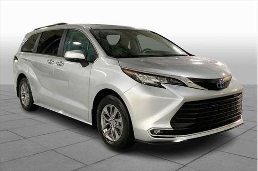 2023 Toyota Sienna XLE