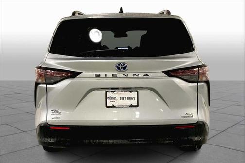 2023 Toyota Sienna XLE