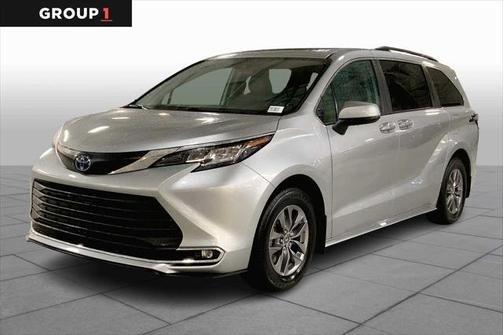 2023 Toyota Sienna XLE