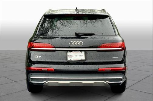 2024 Audi Q7 45 Premium Plus