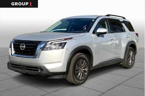 2024 Nissan Pathfinder SV
