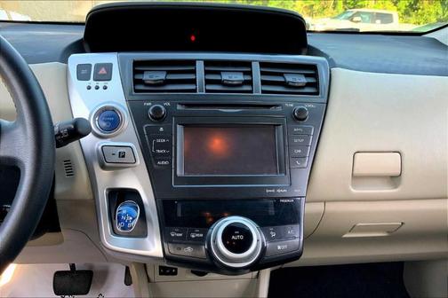 2013 Toyota Prius v Five