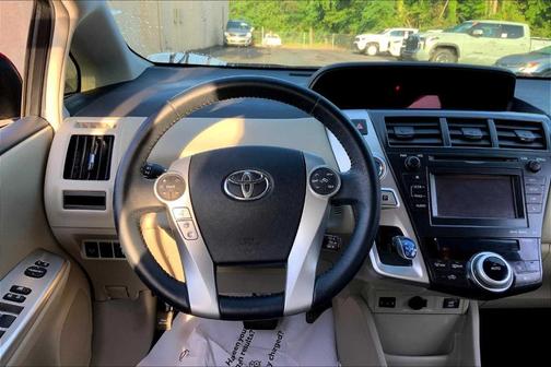2013 Toyota Prius v Five