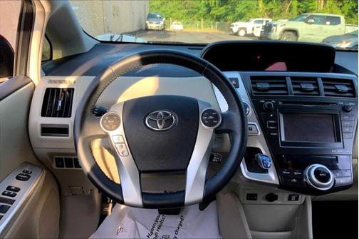 2013 Toyota Prius v Five