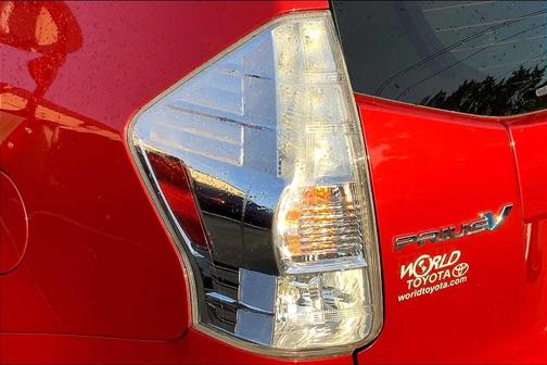 2013 Toyota Prius v Five