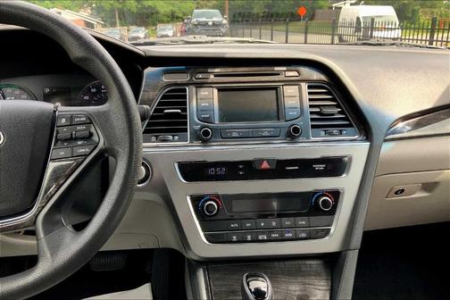 2016 Hyundai SONATA Hybrid SE
