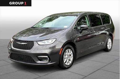 2023 Chrysler Pacifica Touring-L