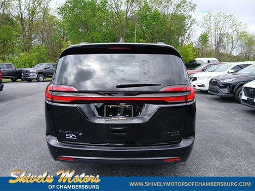 Pxj 2027 Chrysler Pacifica Limited