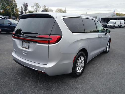 2026 Chrysler Pacifica L