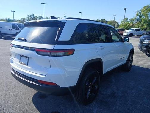 2025 Jeep Grand Cherokee Altitude