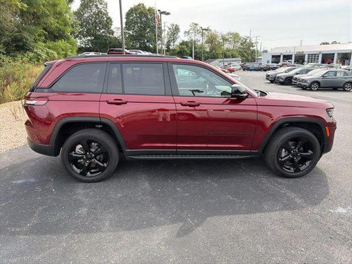 2022 Jeep Grand Cherokee Altitude