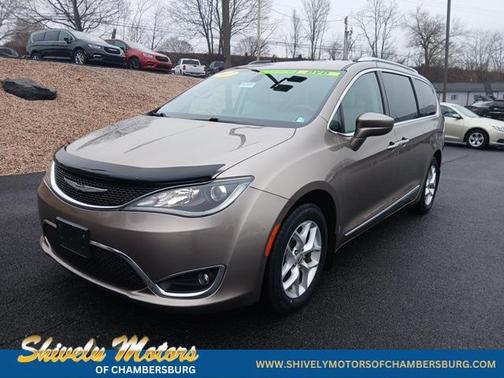 2017 Chrysler Pacifica Touring-L