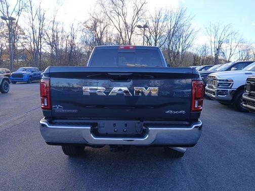 2025 RAM 2500 Big Horn Crew Cab 4x4 6'4' Box