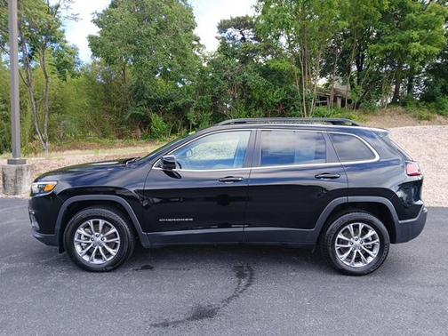 2022 Jeep Cherokee Latitude Lux