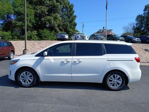 2017 Kia Sedona LX