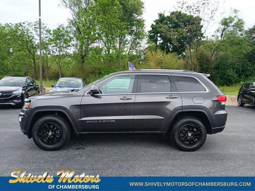 Granite Crystal Metallic Clearcoat 2019 Jeep Grand Cherokee Laredo