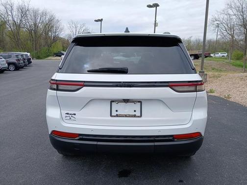 2022 Jeep Grand Cherokee Altitude