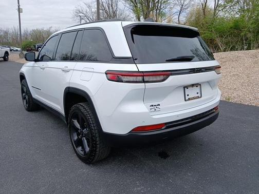 2022 Jeep Grand Cherokee Altitude