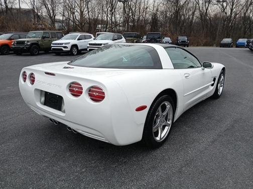 2004 Chevrolet Corvette Base