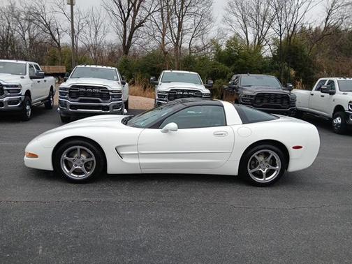 2004 Chevrolet Corvette Base