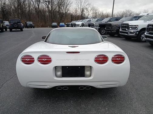 2004 Chevrolet Corvette Base
