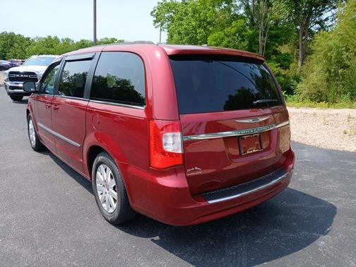 2013 Chrysler Town & Country Touring