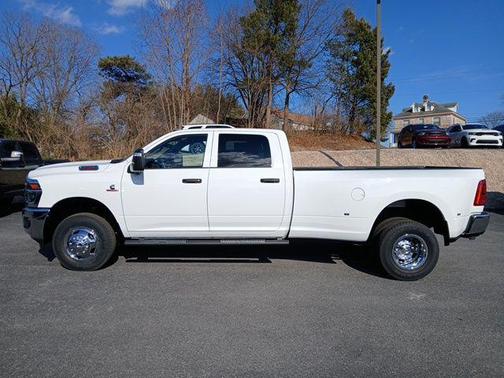 Bright White Clearcoat 2026 RAM 3500 Tradesman