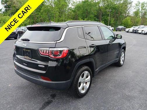 Diamond Black Crystal Pearlcoat 2019 Jeep Compass Latitude
