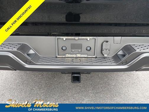 Diamond Black Crystal Pearlcoat 2025 RAM 1500 Tradesman