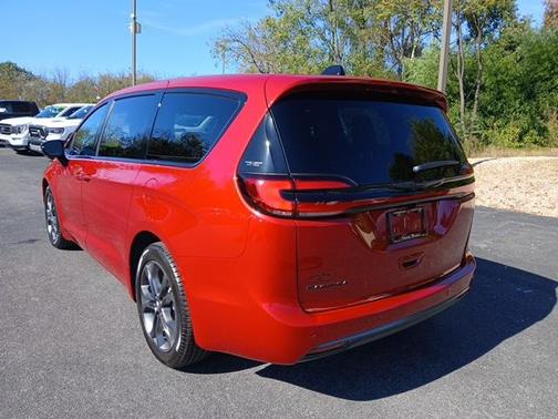 2026 Chrysler Pacifica L