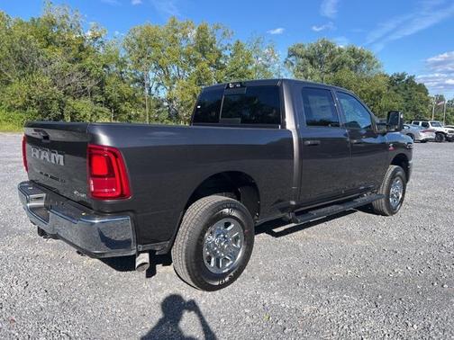 2025 RAM 3500 Tradesman Crew Cab 4x4 6'4' Box