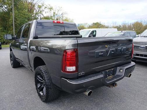 2018 RAM 1500 Night Crew Cab 4x4 5'7' Box