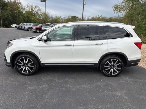 2022 Honda Pilot Touring 8-Passenger