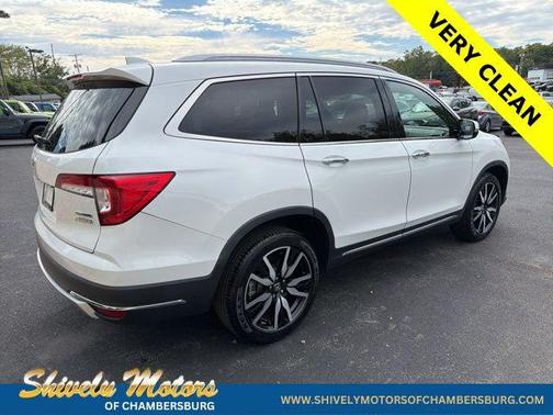 Platinum White Pearl 2022 Honda Pilot Touring 8-Passenger