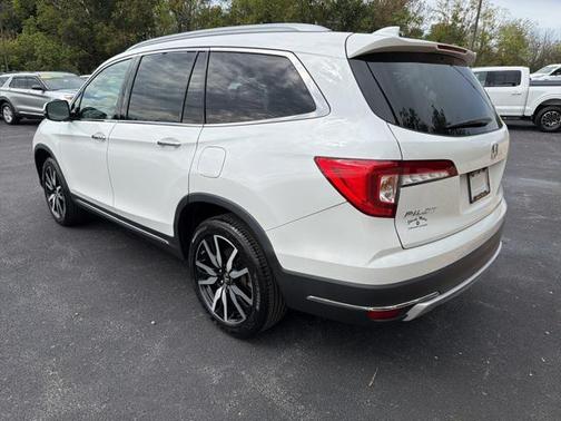 2022 Honda Pilot Touring 8-Passenger