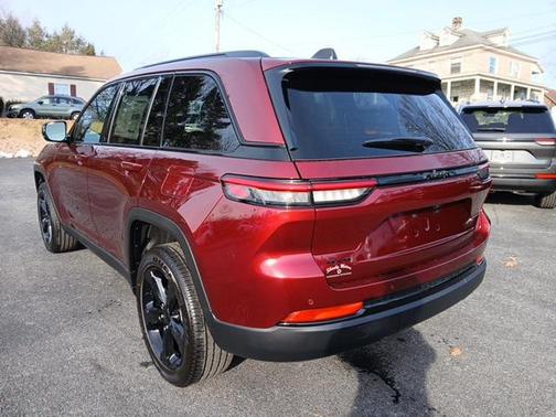 2025 Jeep Grand Cherokee Altitude