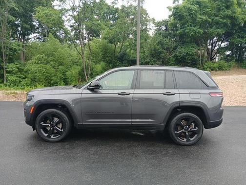 2023 Jeep Grand Cherokee Altitude