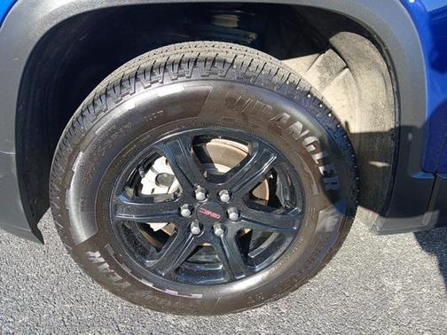 2023 GMC Acadia AWD AT4