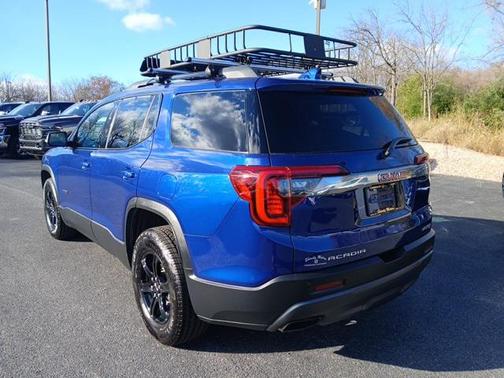 2023 GMC Acadia AWD AT4