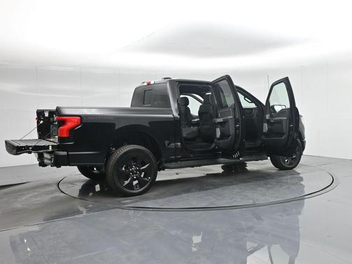 2025 Ford F-150 Lightning Platinum