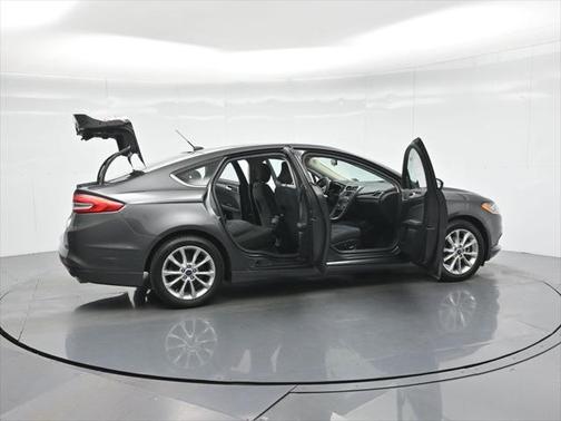 2017 Ford Fusion Hybrid SE